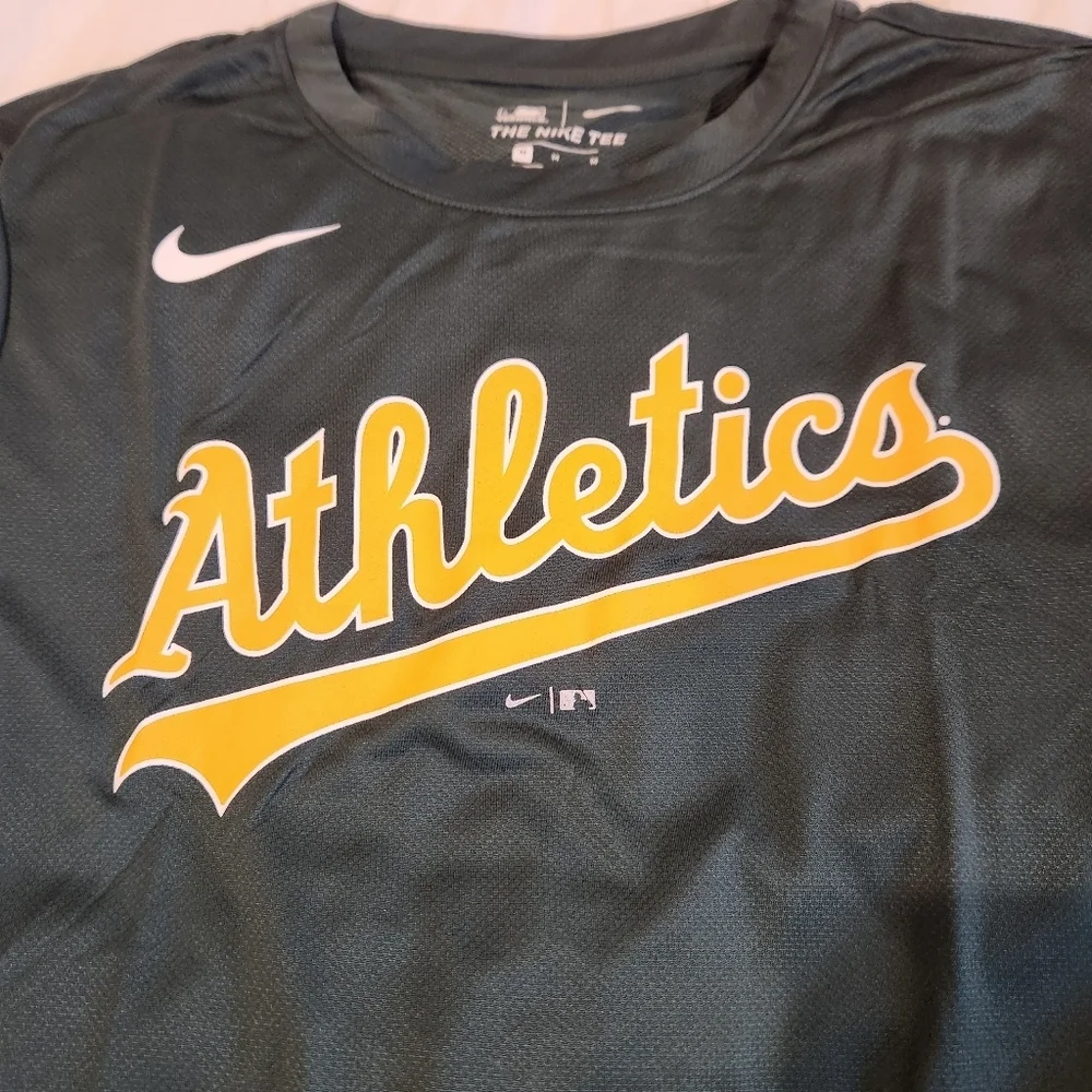 Nike athletic tee
